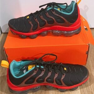 Nike Air VaporMax Plus Men's Stained Glass Sneakers Black/Red size US 11.5